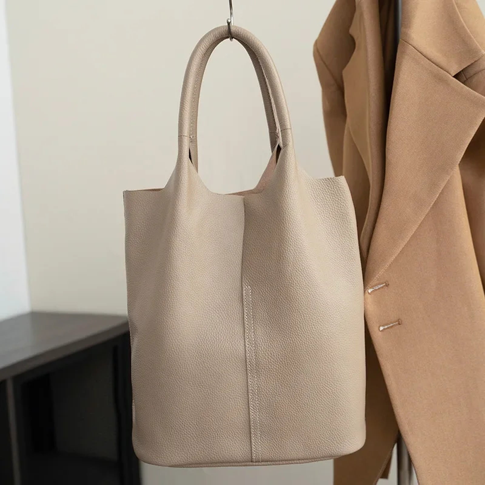 Bolso saco de piel de vacuno de flor entera · bolsa interior extraíble