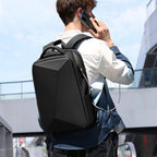 Mochila antirrobo de carcasa rígida para portátil de 15,6" · candado TSA y USB