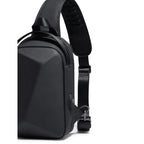 Mochila antirrobo de carcasa rígida para portátil de 15,6" · candado TSA y USB